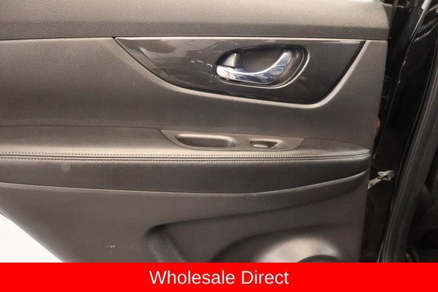 Used 2017 Nissan Rogue S AWD/4WD image 30