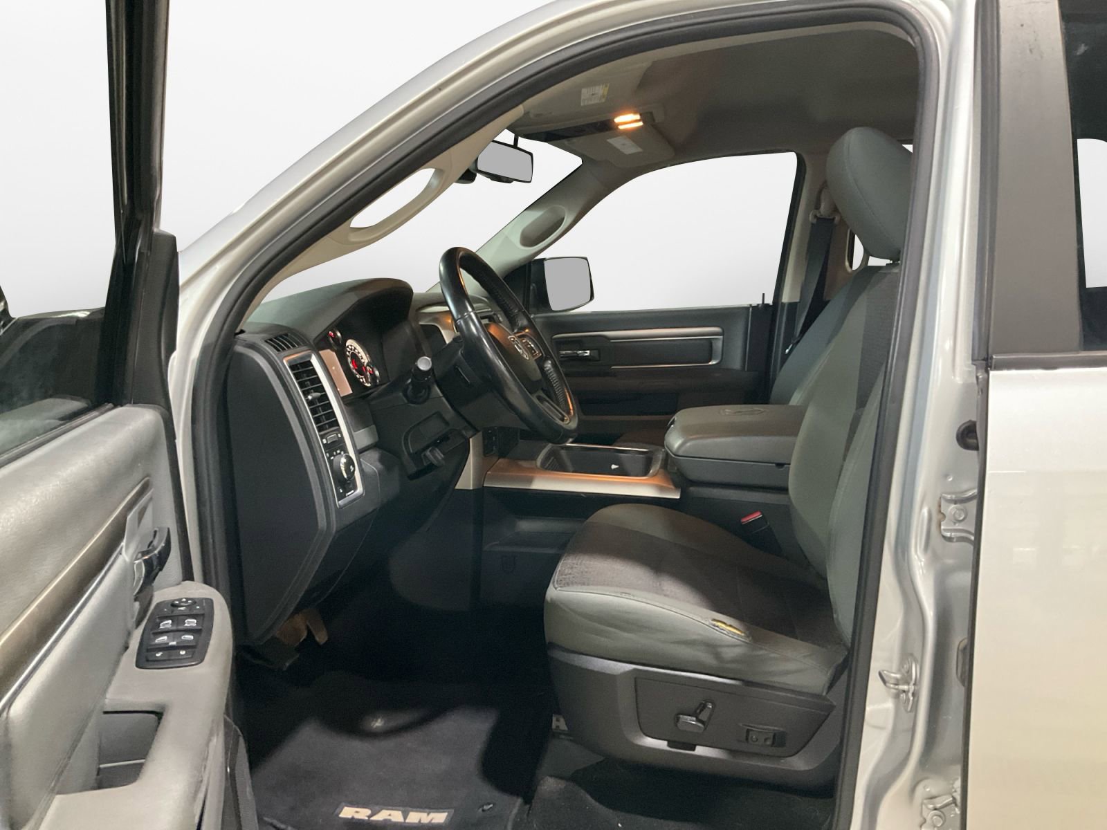 Used 2016 RAM 1500 Big Horn AWD/4WD image 9