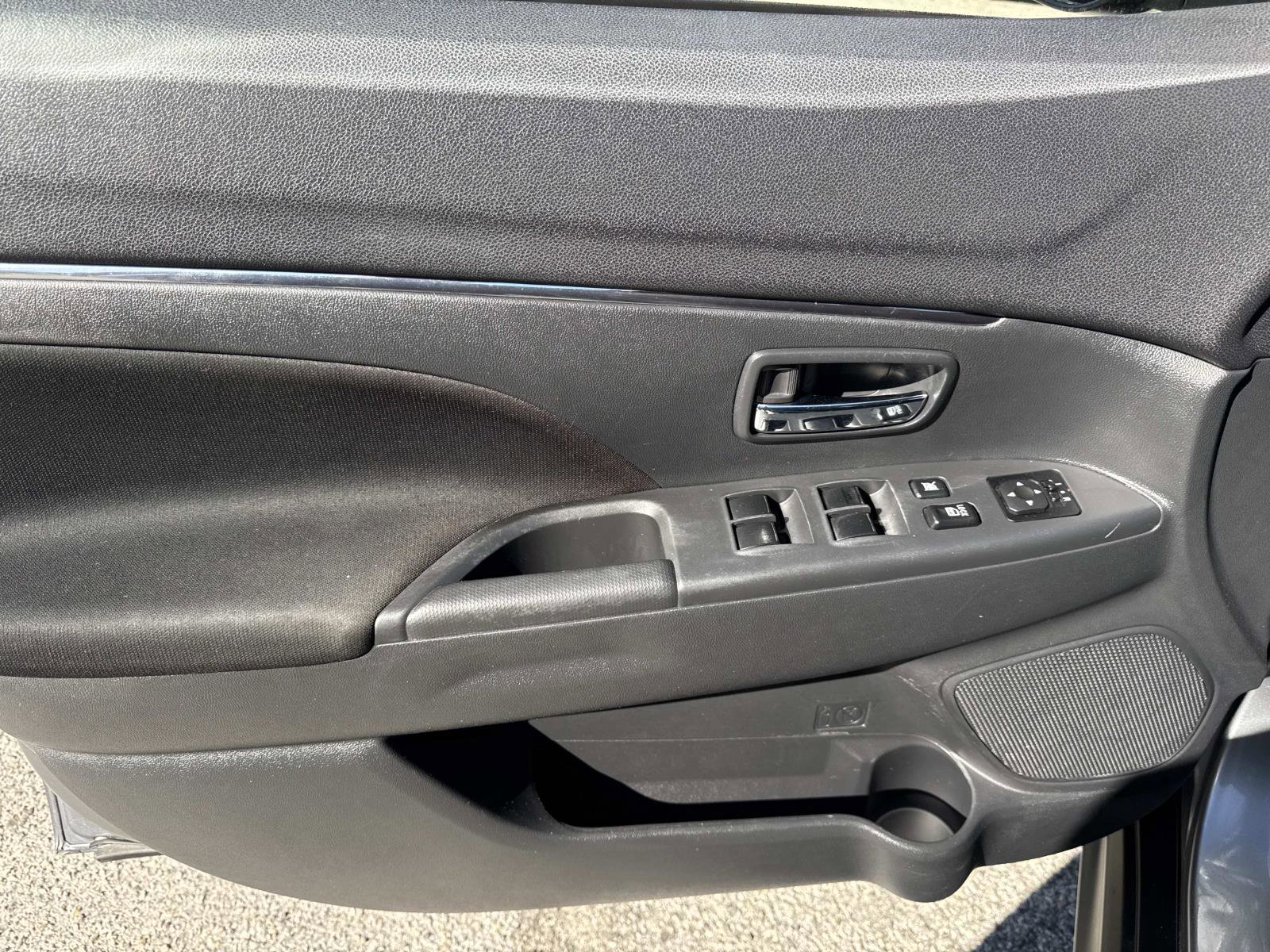 Used 2023 Mitsubishi Outlander Sport ES image 13