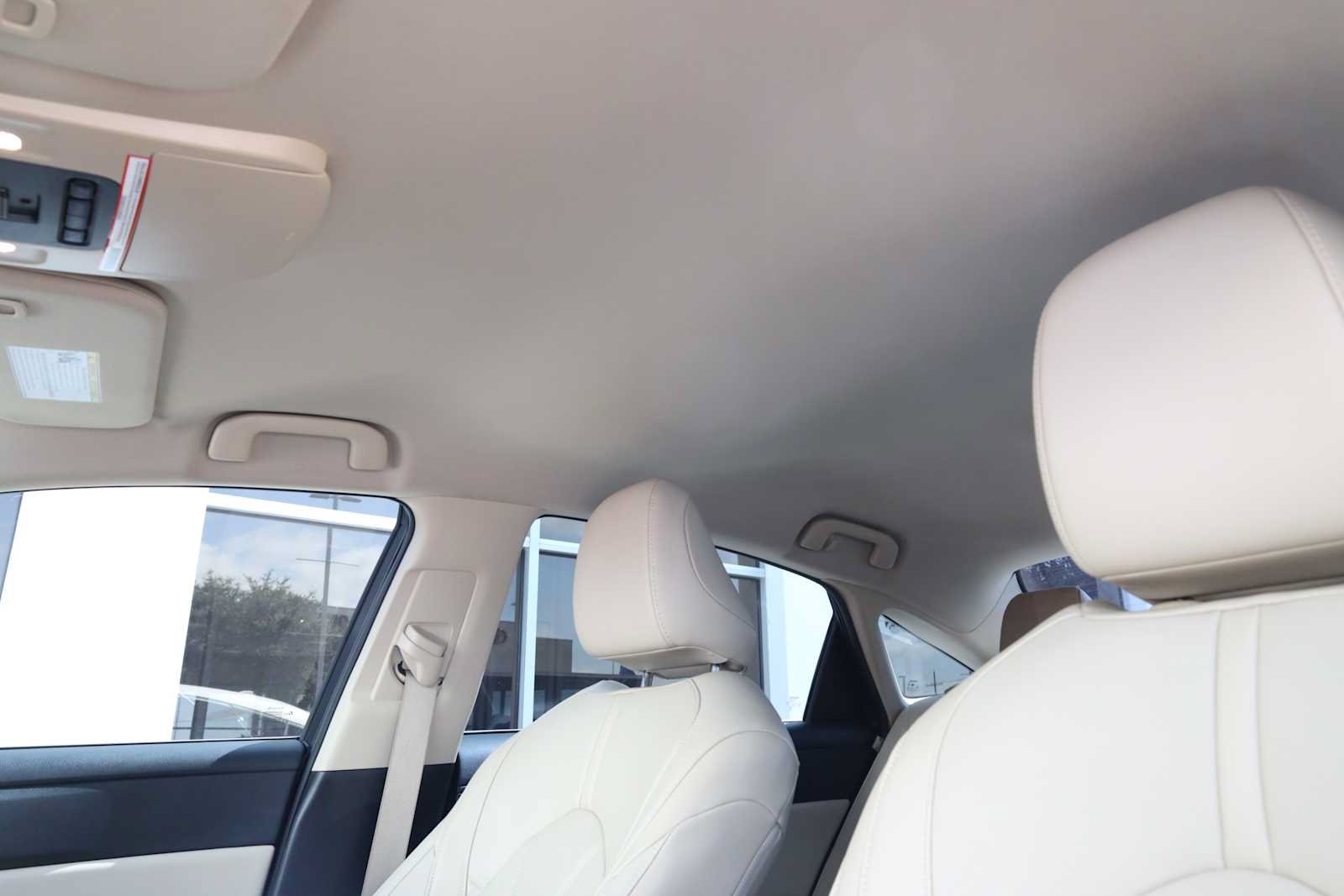 Used 2021 Toyota Avalon XLE FWD image 30