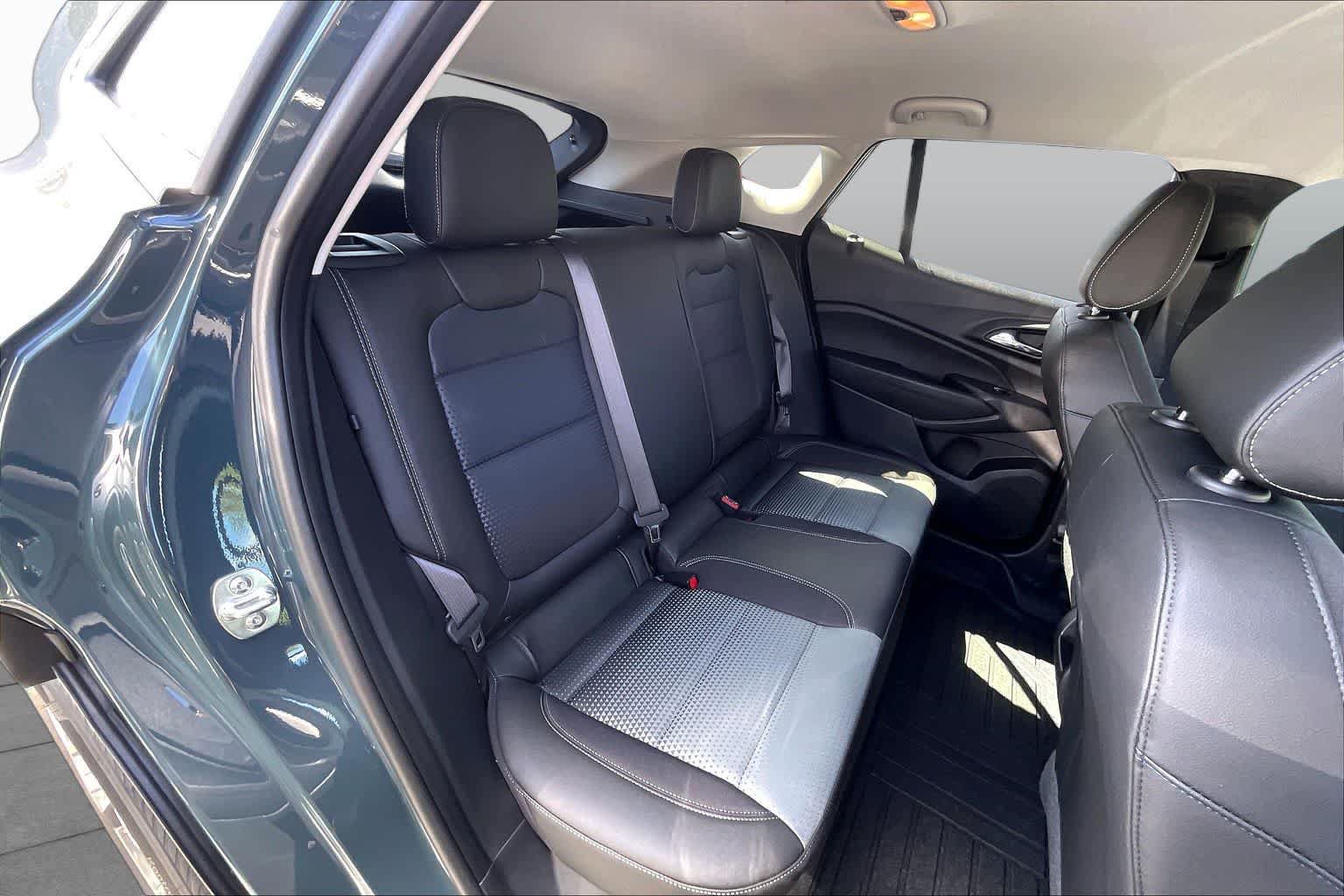 Used 2026 Chevrolet Trax LT w/ LT Convenience Package FWD image 26