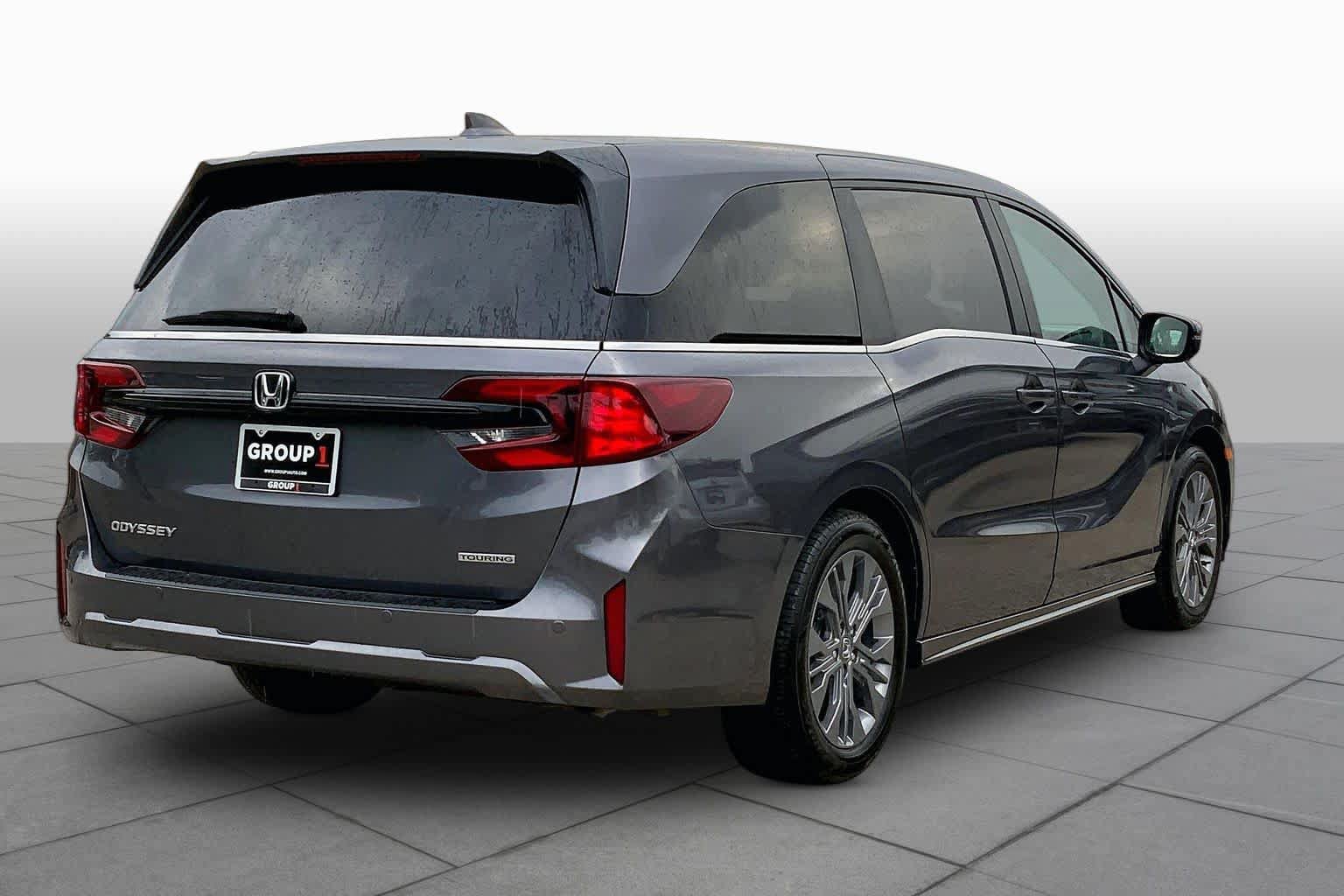 Used 2025 Honda Odyssey Touring image 13