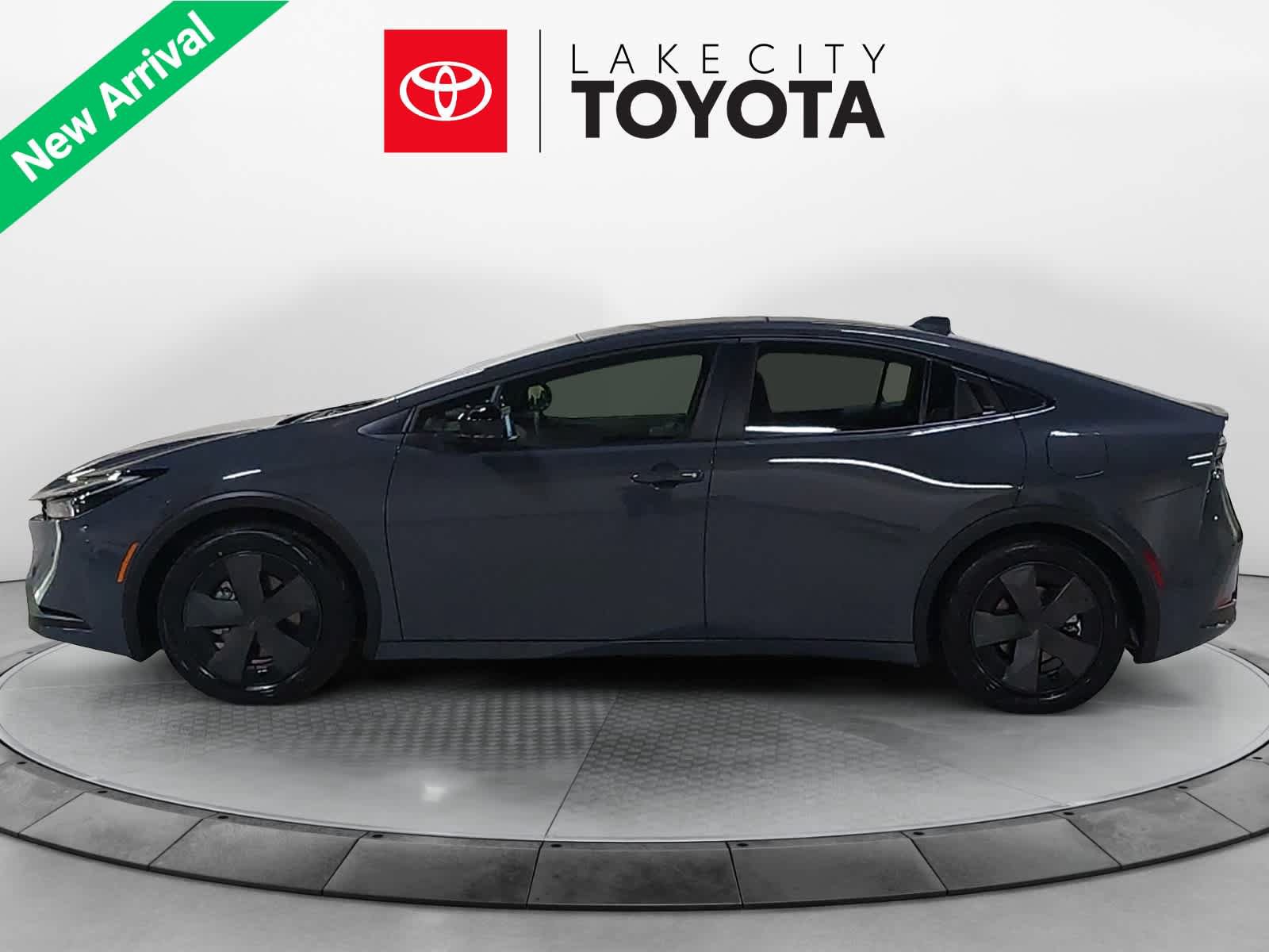 New 2025 Toyota Prius Plug-In Hybrid FWD image 3