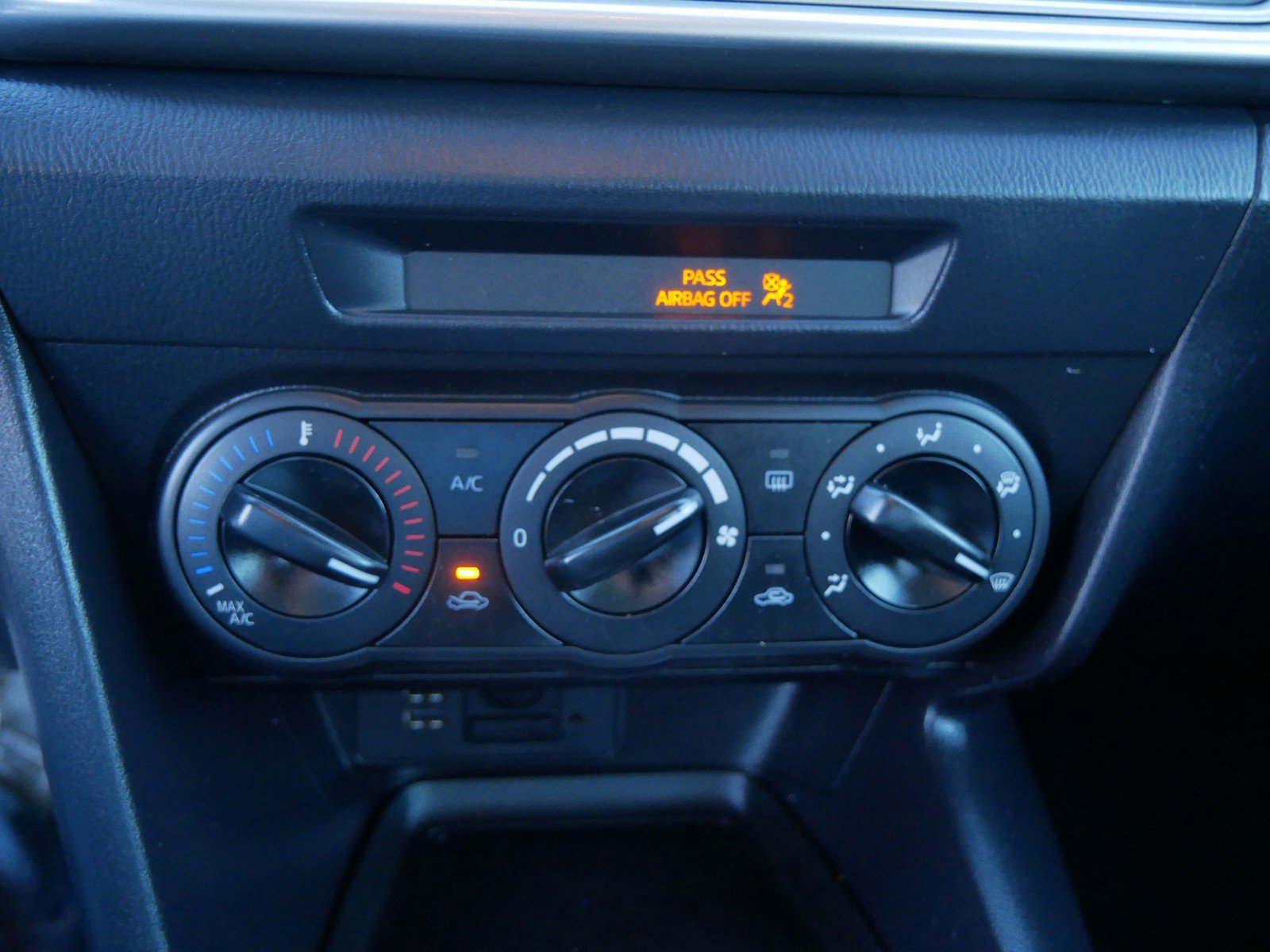 Used 2017 MAZDA MAZDA3 Sport image 19