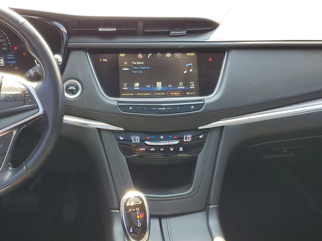 Used 2018 Cadillac XT5 Luxury w/ Driver Awareness Package FWD image 25
