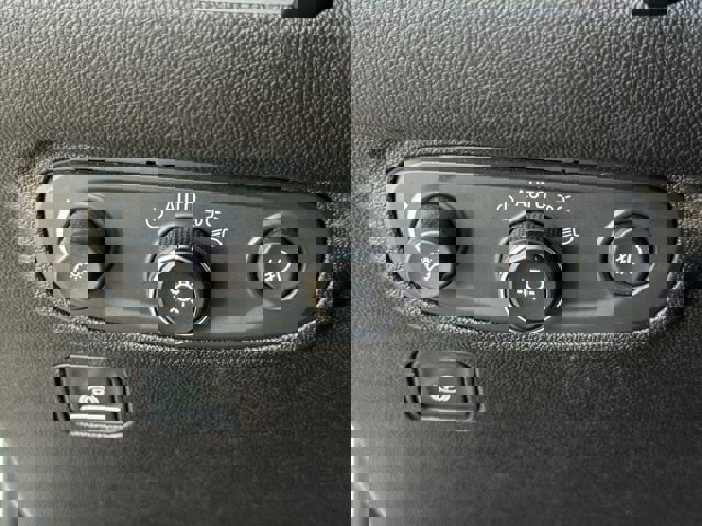 Used 2019 GMC Terrain SLT w/ Preferred Package image 25