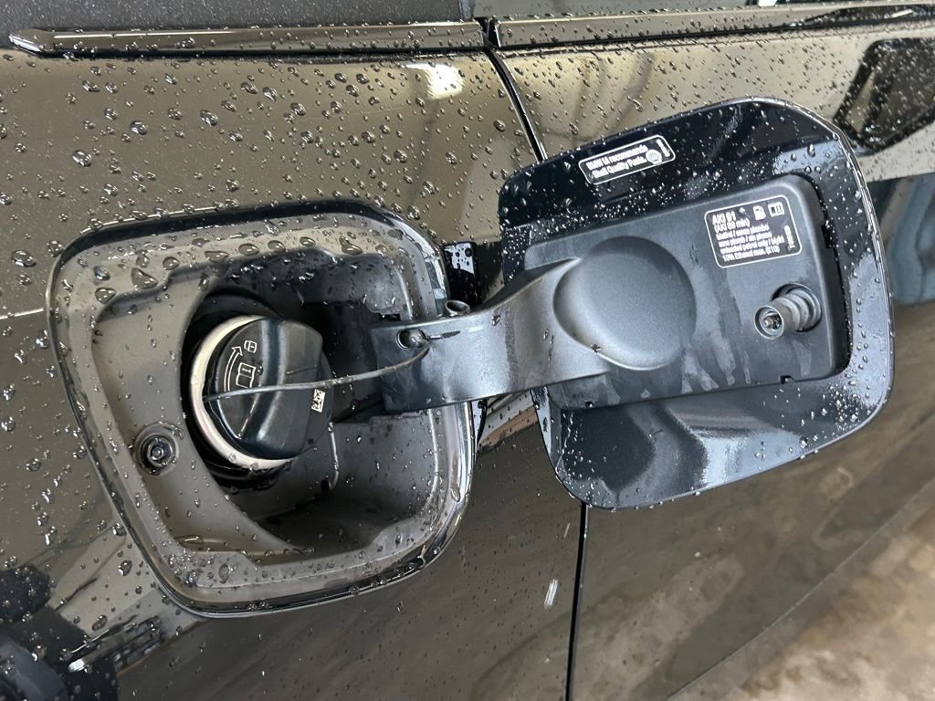 Used 2022 BMW Z4 M40i w/ Premium Package image 48