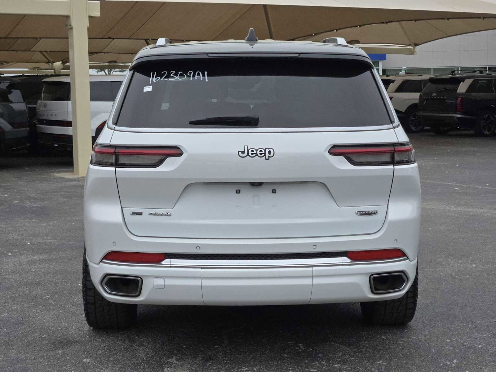 Used 2023 Jeep Grand Cherokee L Summit w/ Luxury Tech Group V image 4