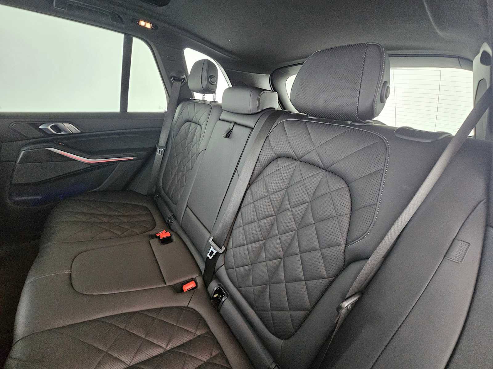 Used 2024 BMW X5 xDrive40i w/ Premium Package image 17