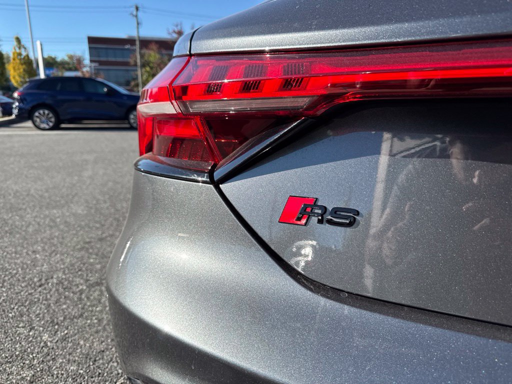 Used 2024 Audi RS e-tron GT w/ Carbon Performance Package AWD/4WD image 10