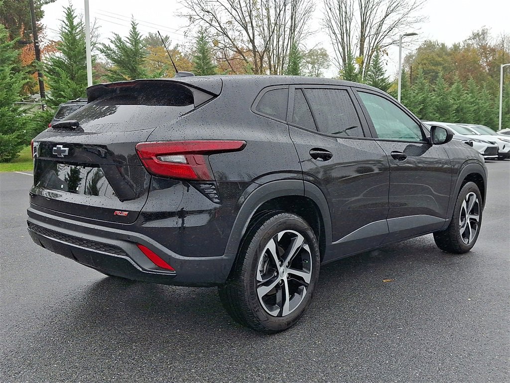 Used 2024 Chevrolet Trax RS w/ Sunroof Package image 5