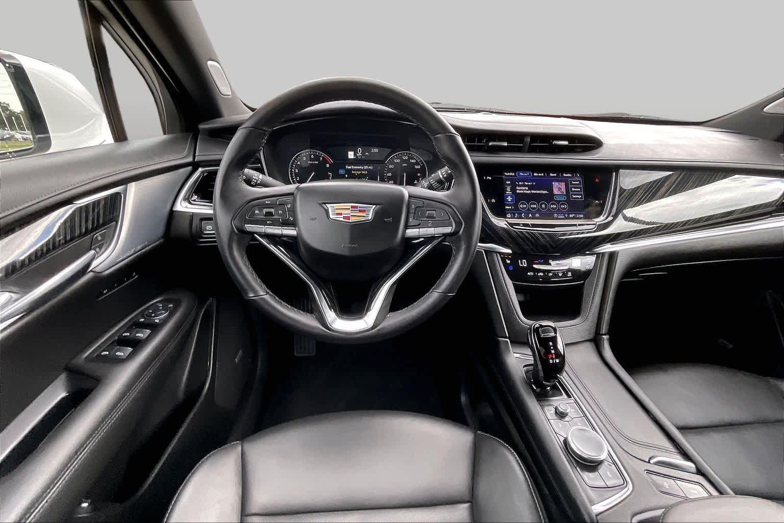 Certified 2025 Cadillac XT6 Premium Luxury FWD image 6