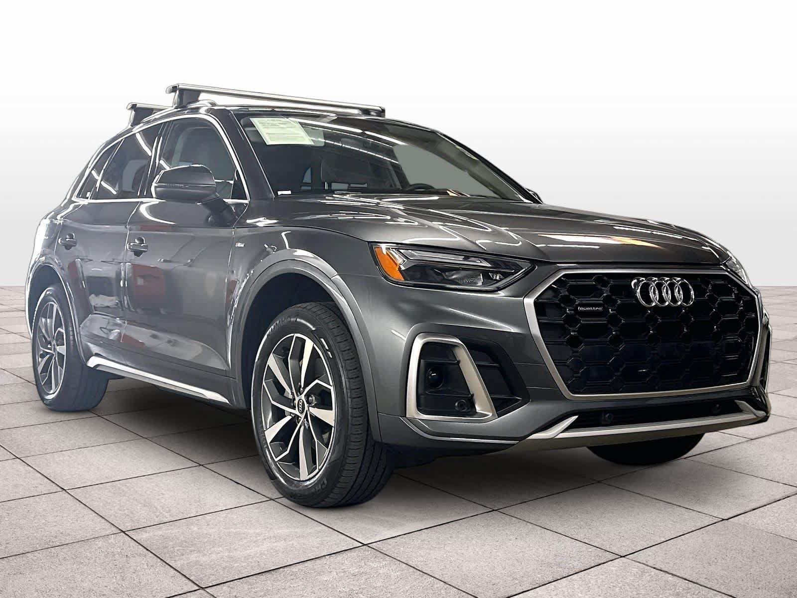 Used 2023 Audi Q5 2.0T Premium w/ Convenience Package AWD/4WD image 2