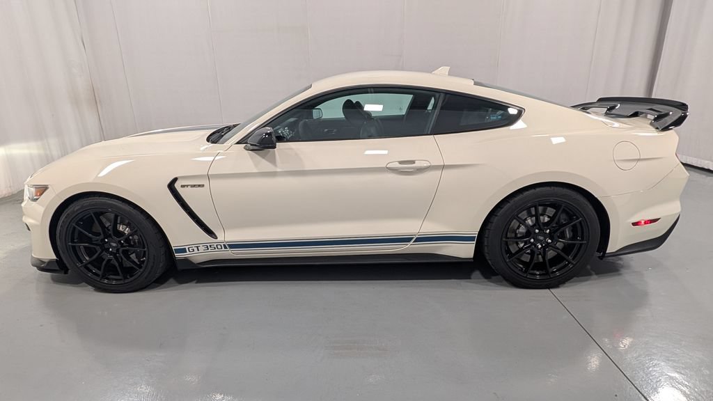 Used 2020 Ford Mustang Shelby GT350 w/ Technology Package RWD image 8