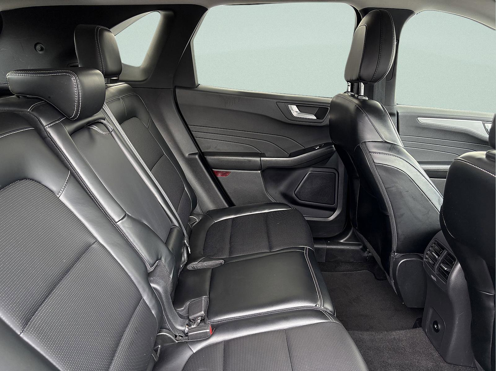 Used 2024 Ford Escape Platinum AWD/4WD image 31