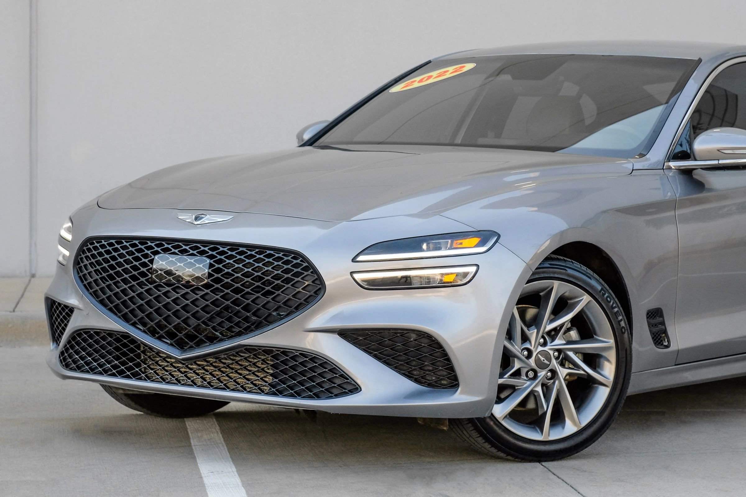 Used 2022 Genesis G70 2.0T image 14