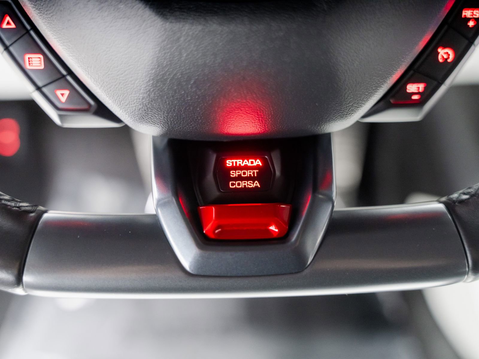 Used 2016 Lamborghini Huracan LP 610-4 AWD/4WD image 55