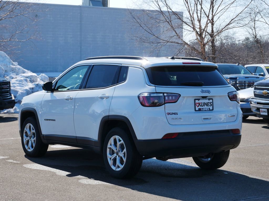 Used 2025 Jeep Compass Latitude AWD/4WD image 8