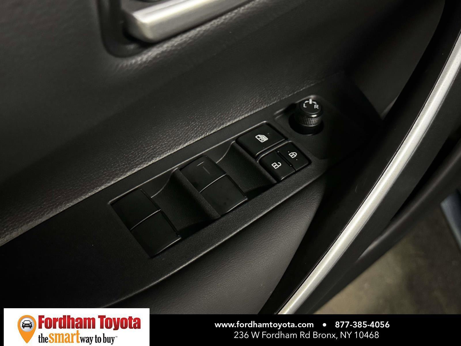 Used 2023 Toyota Corolla SE FWD image 16