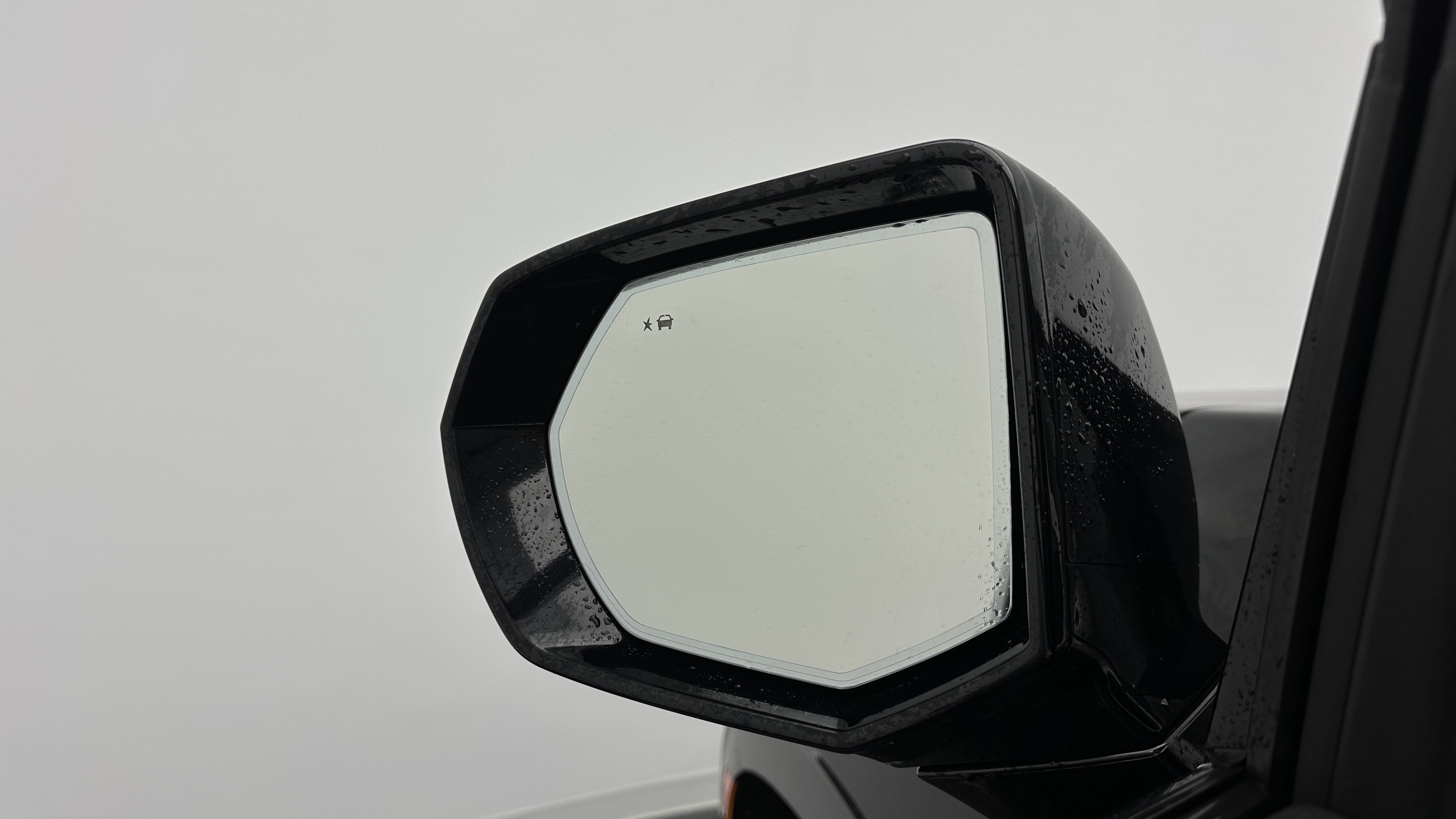 Used 2022 GMC Yukon Denali RWD image 14