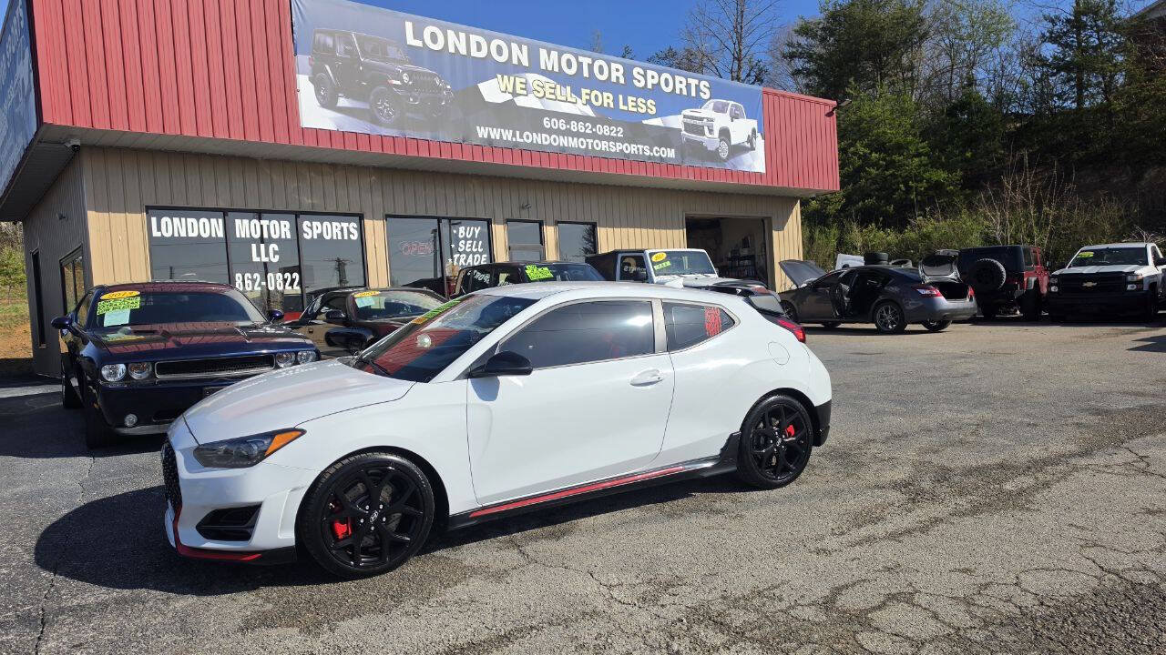 Used 2019 Hyundai Veloster N N FWD image 1