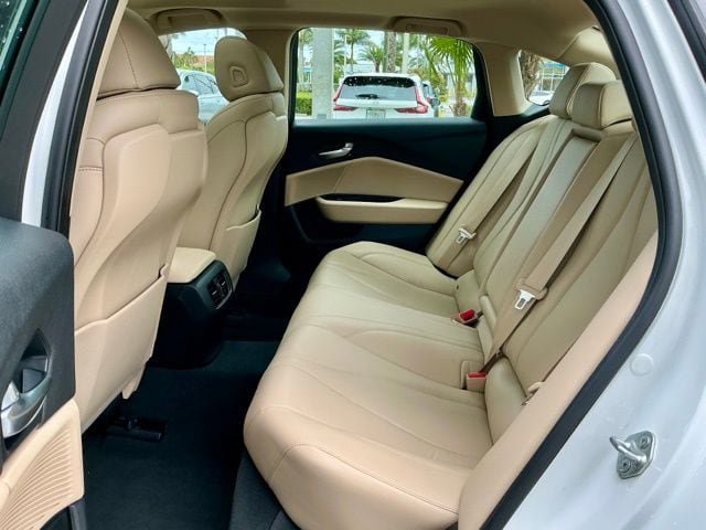 Used 2023 Acura TLX FWD image 9