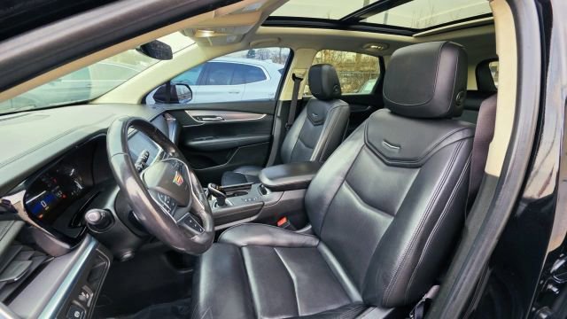 Used 2017 Cadillac XT5 Luxury w/ Driver Awareness Package AWD/4WD image 12