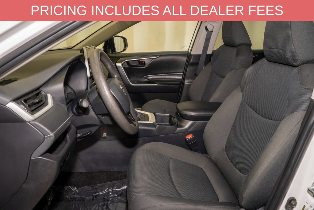 Certified 2025 Toyota RAV4 LE AWD/4WD image 9