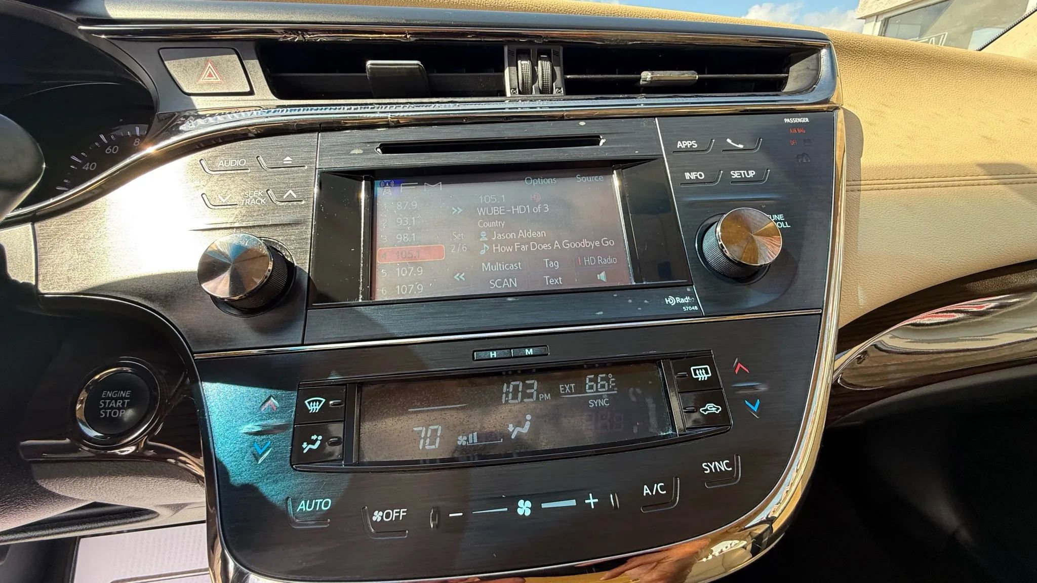 Used 2014 Toyota Avalon XLE Touring FWD image 13