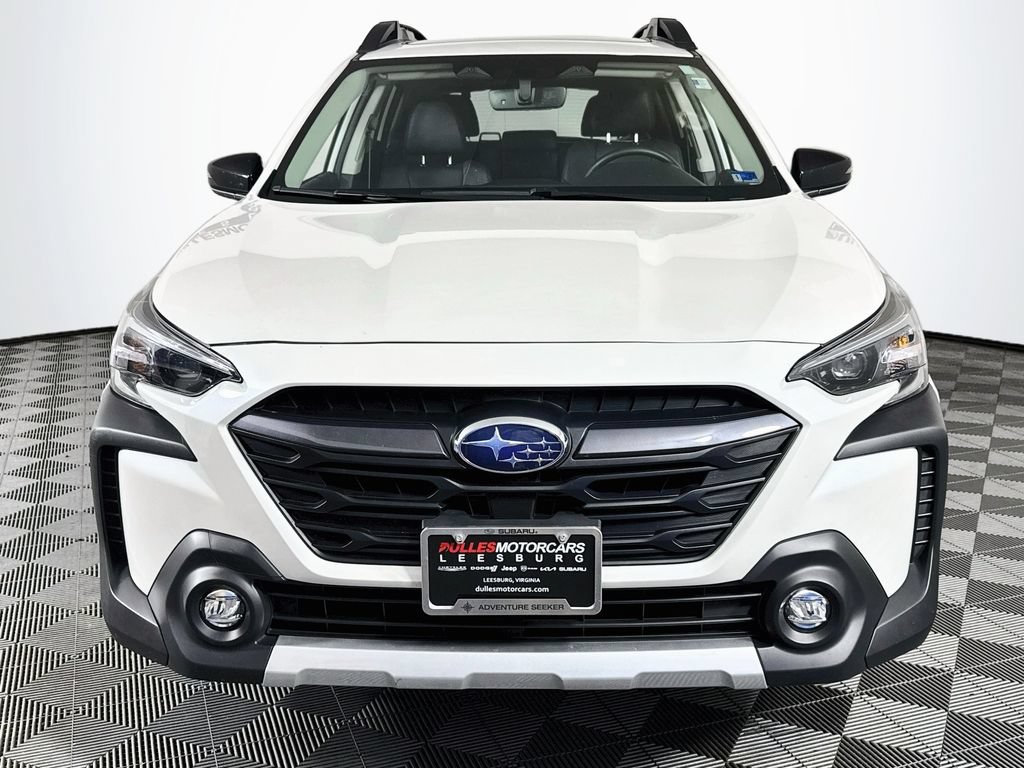 Used 2025 Subaru Outback Limited AWD/4WD image 2