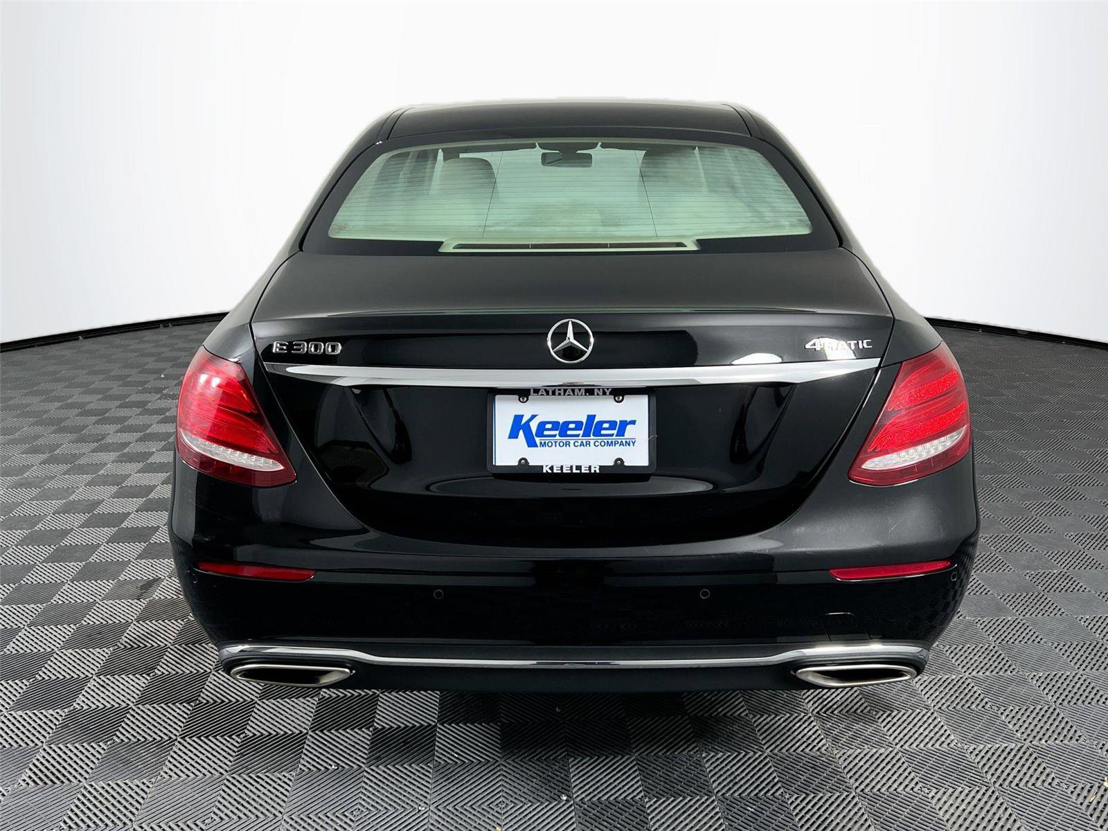 Certified 2019 Mercedes-Benz E 300 4MATIC image 5
