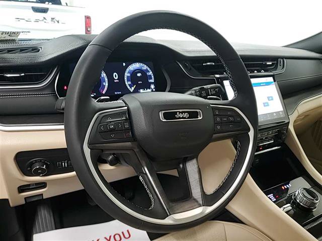 Used 2024 Jeep Grand Cherokee L Limited w/ Luxury Tech Group II image 7