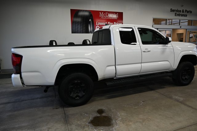 Used 2022 Toyota Tacoma SR image 5
