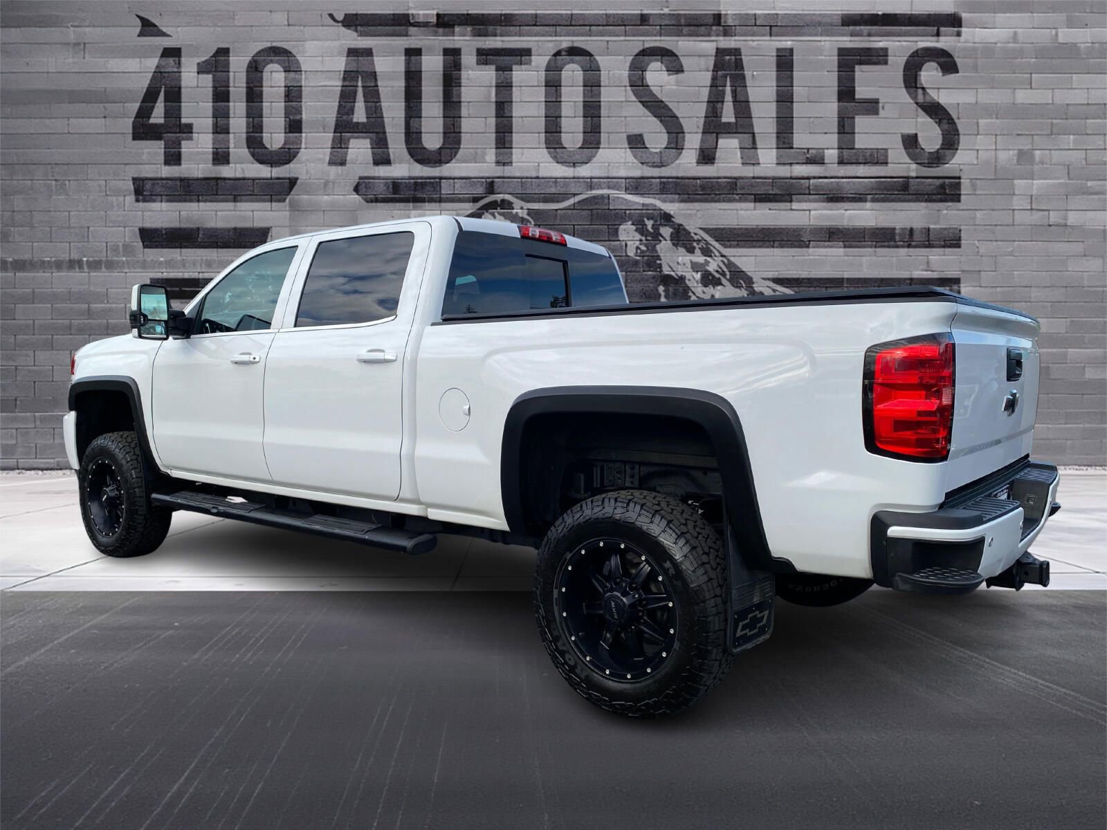 Used 2015 Chevrolet Silverado 3500 LTZ image 8