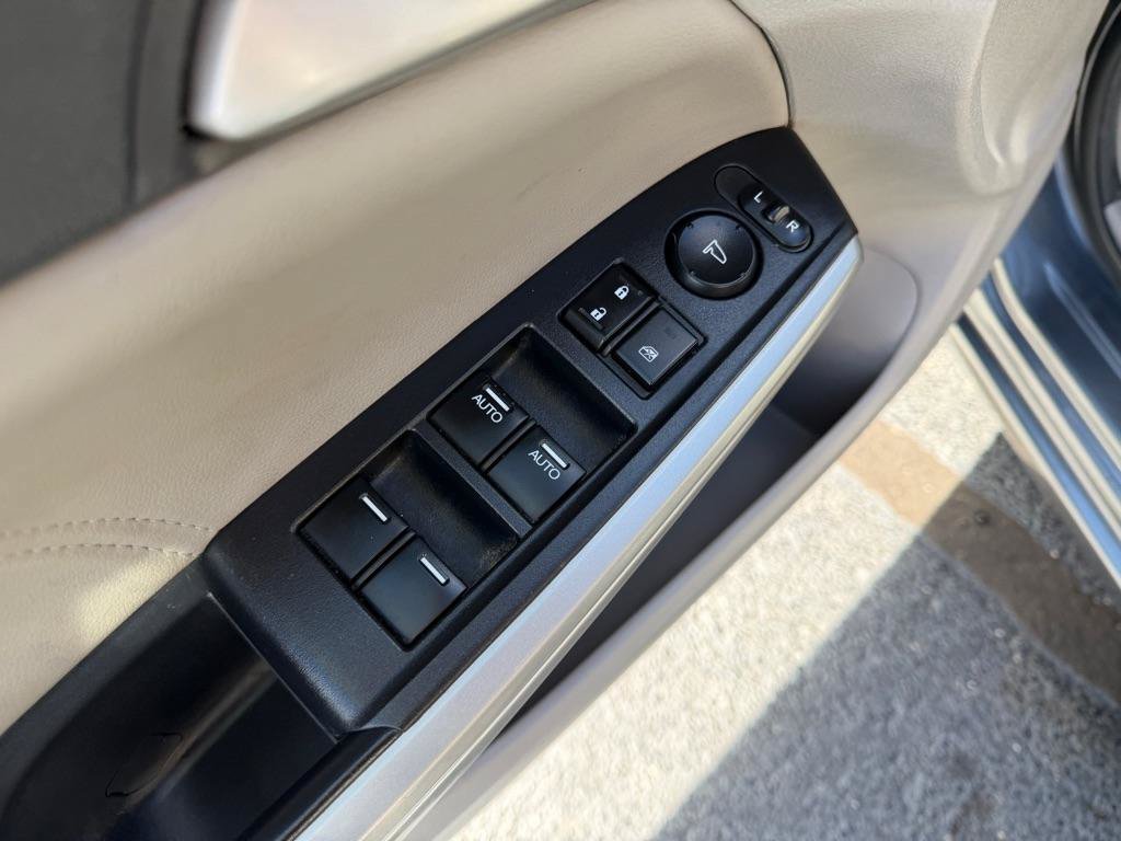 Used 2010 Honda Accord EX-L image 22