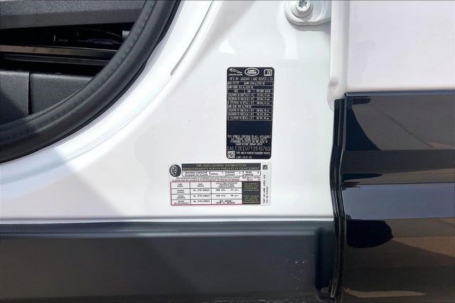 New 2026 Land Rover Defender 110 X-Dynamic SE image 8