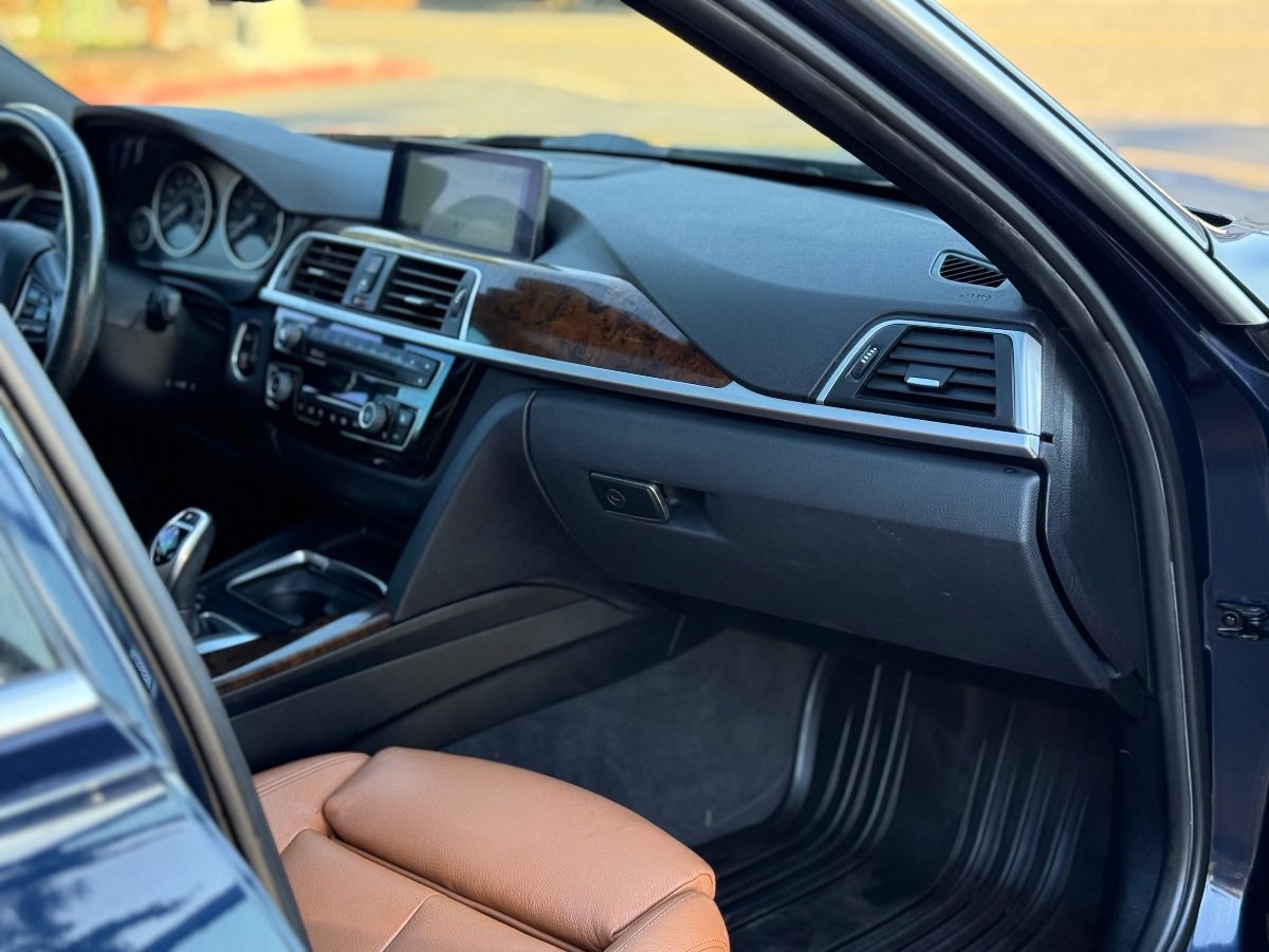 Used 2016 BMW 328d xDrive Wagon AWD/4WD image 17