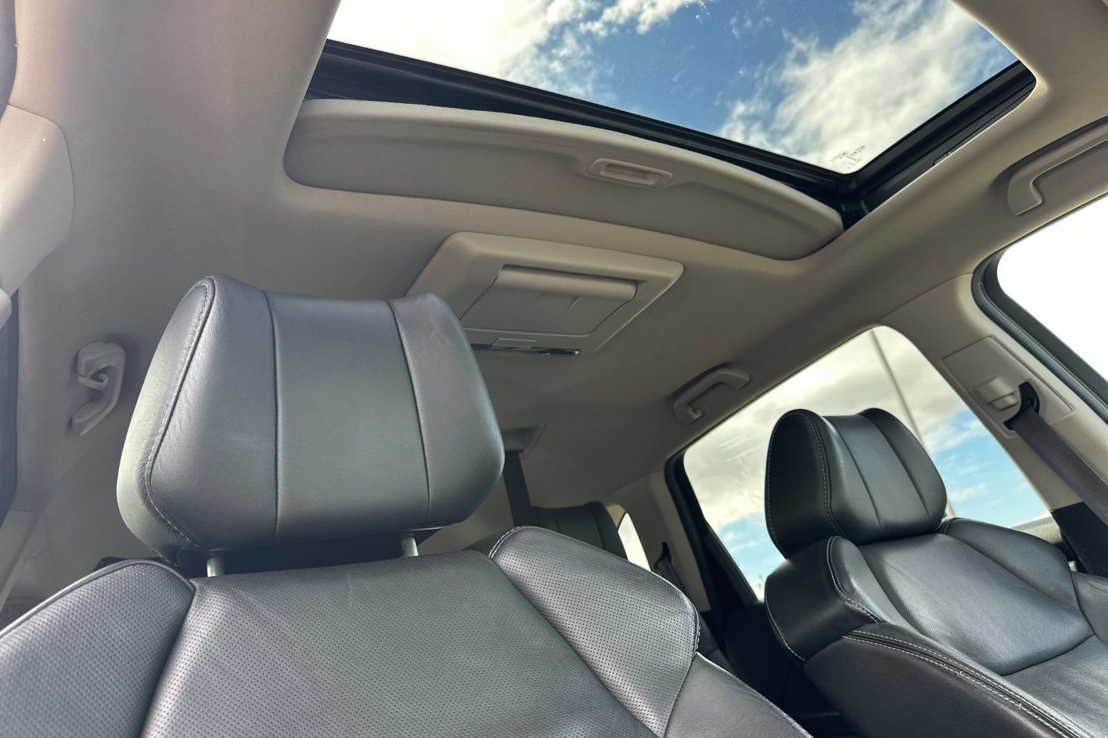 Used 2011 Acura MDX w/ Advance & Entertainment AWD/4WD image 17