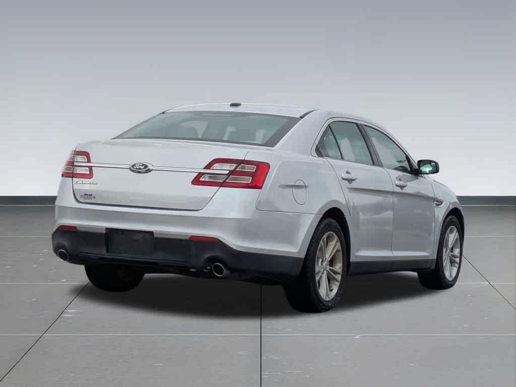 Used 2017 Ford Taurus SE FWD image 6