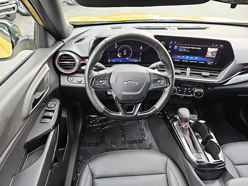 Used 2025 Chevrolet Trax RS w/ Driver Confidence Package FWD image 14