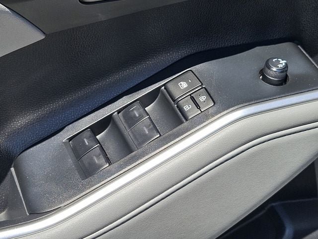 Used 2024 Toyota Highlander XLE FWD image 36