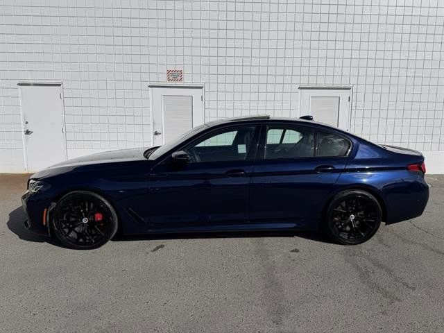 Used 2022 BMW M550i xDrive w/ Premium Package image 3