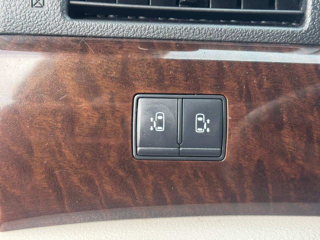 Used 2015 Nissan Quest SV image 17