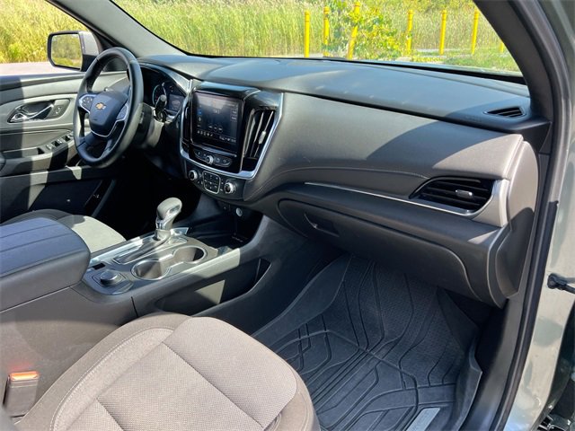 Used 2023 Chevrolet Traverse LT image 27