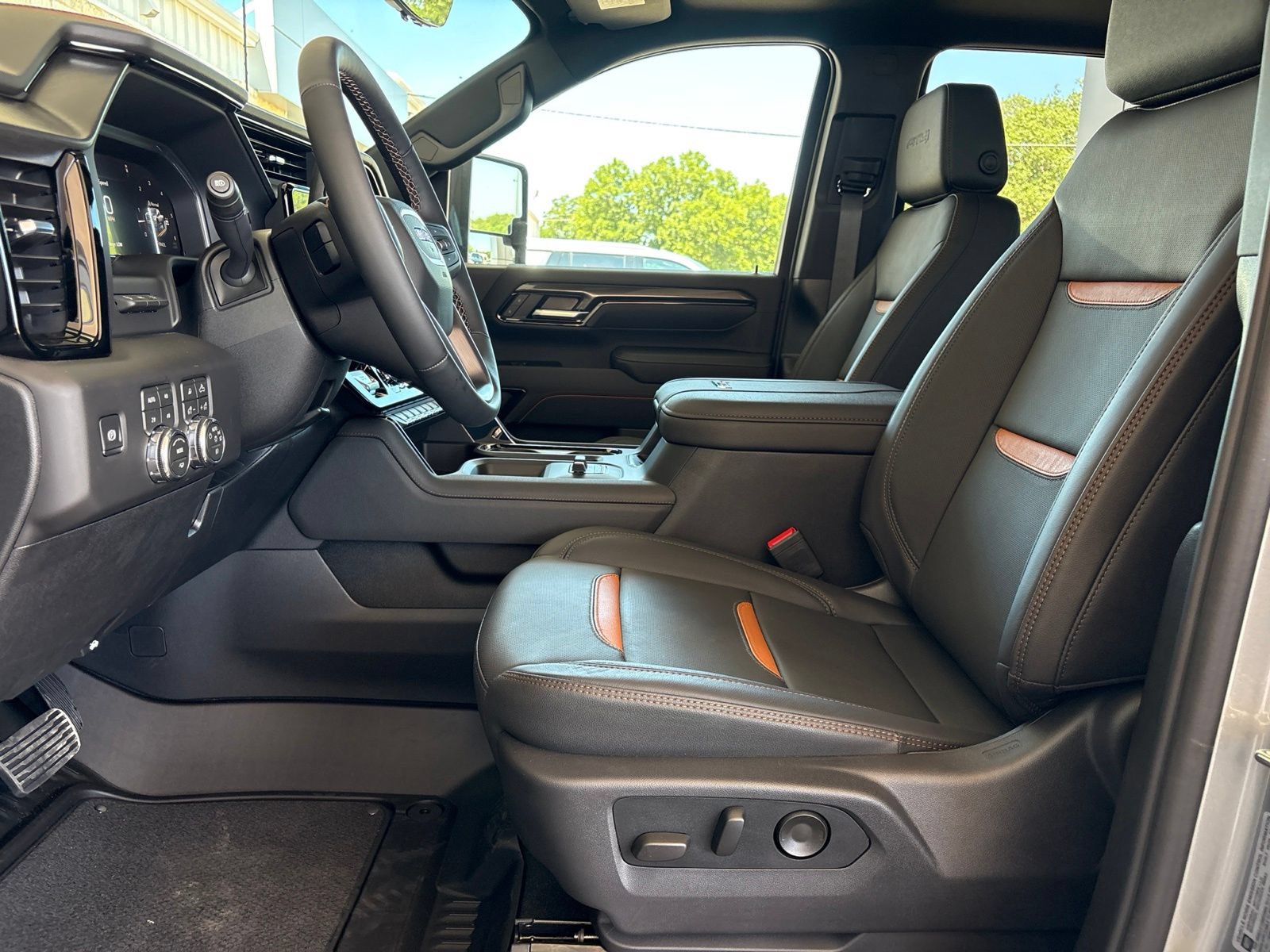 New 2026 GMC Sierra 2500 AT4 w/ AT4 Premium Plus Package AWD/4WD image 16