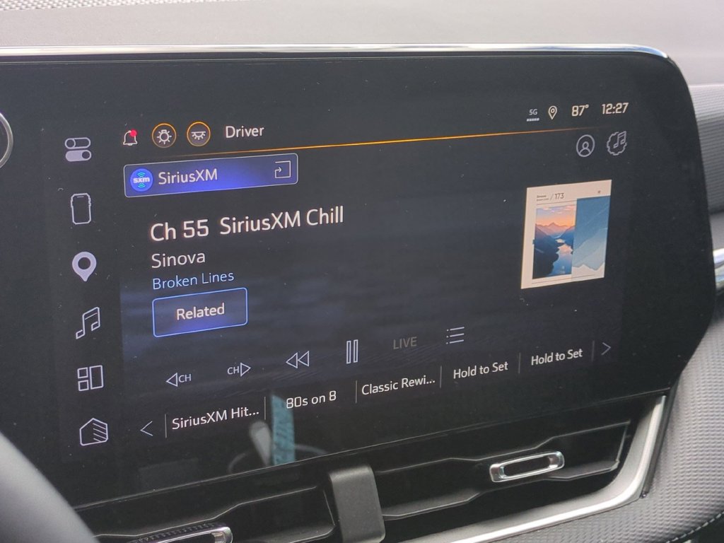New 2026 Chevrolet Equinox LT w/ Safety and Technology Package FWD image 23