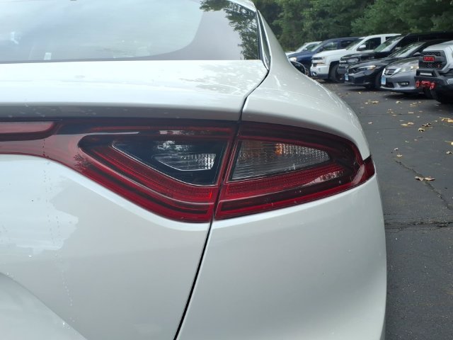 Used 2018 Kia Stinger RWD image 17