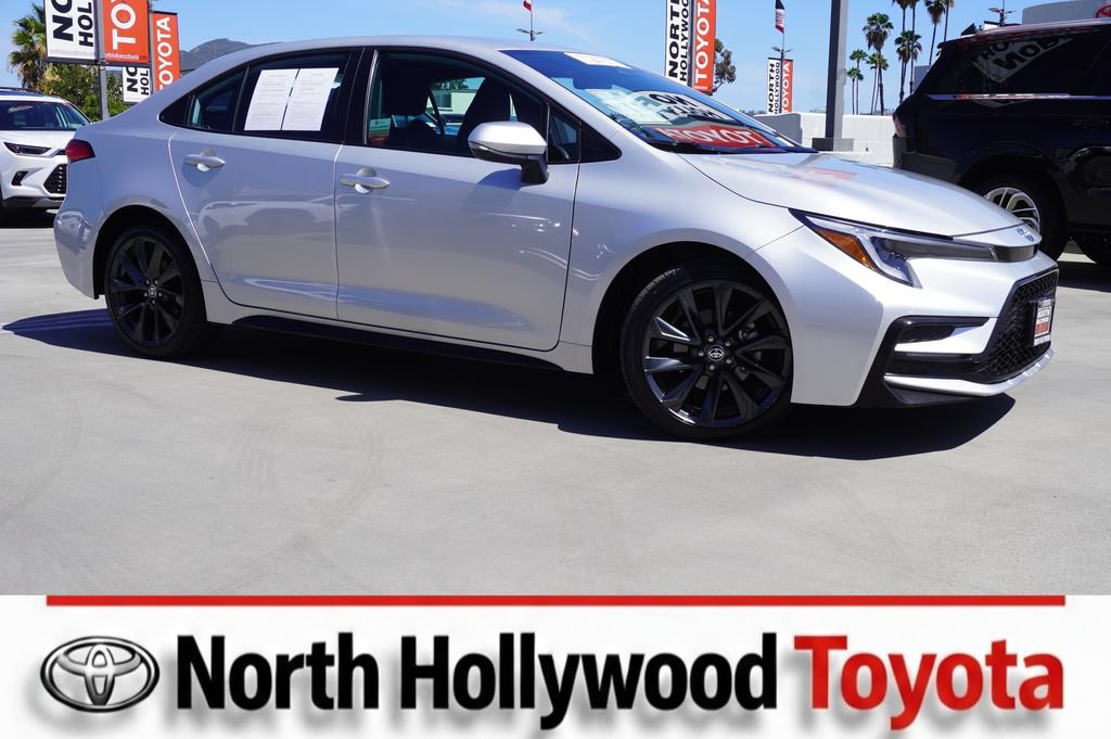 Certified 2025 Toyota Corolla SE FWD image 1