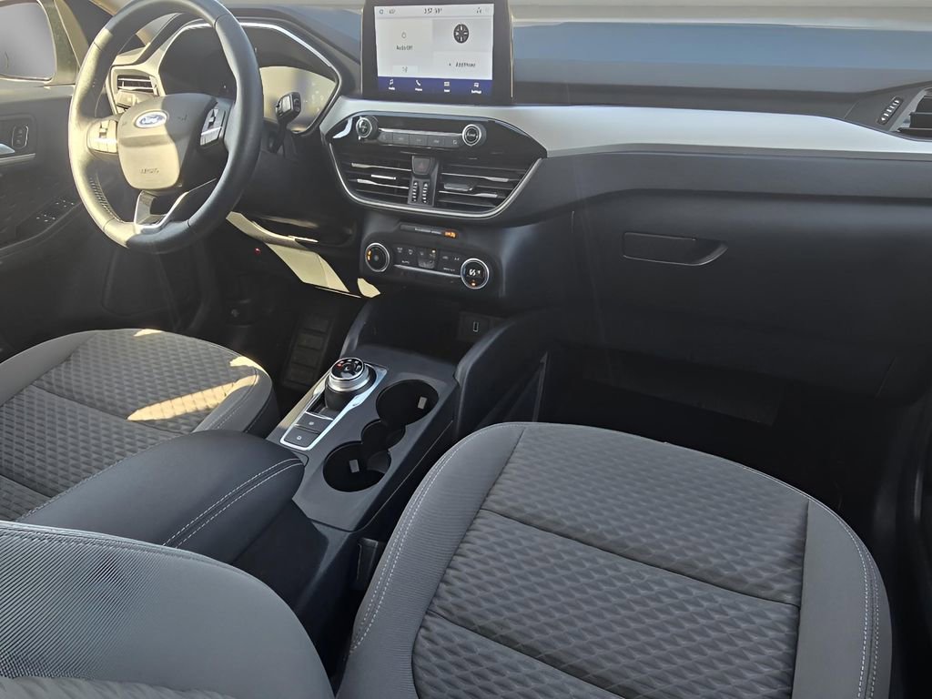 Used 2020 Ford Escape SE Sport image 27