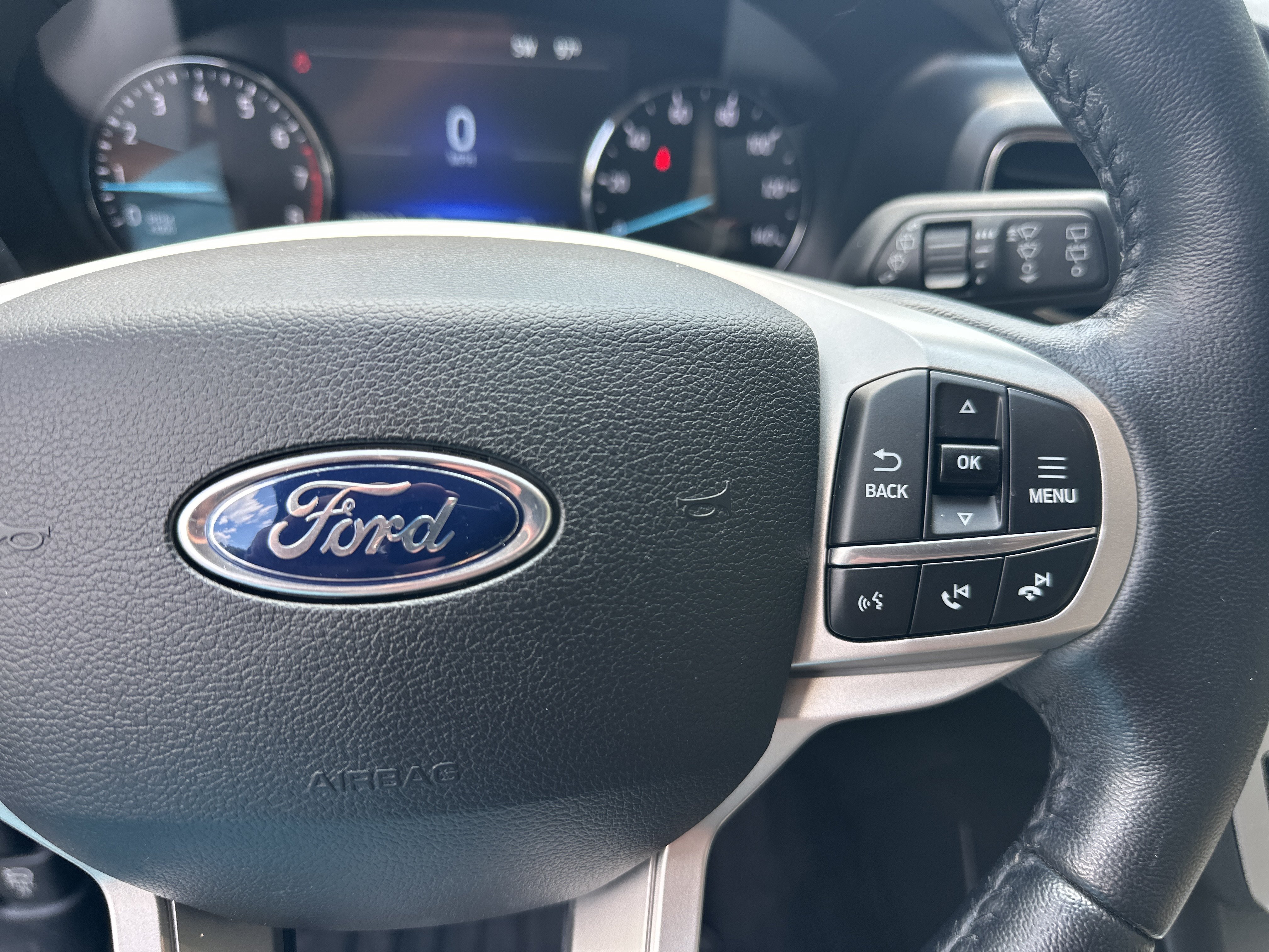 Used 2021 Ford Explorer XLT w/ Equipment Group 202A RWD image 27